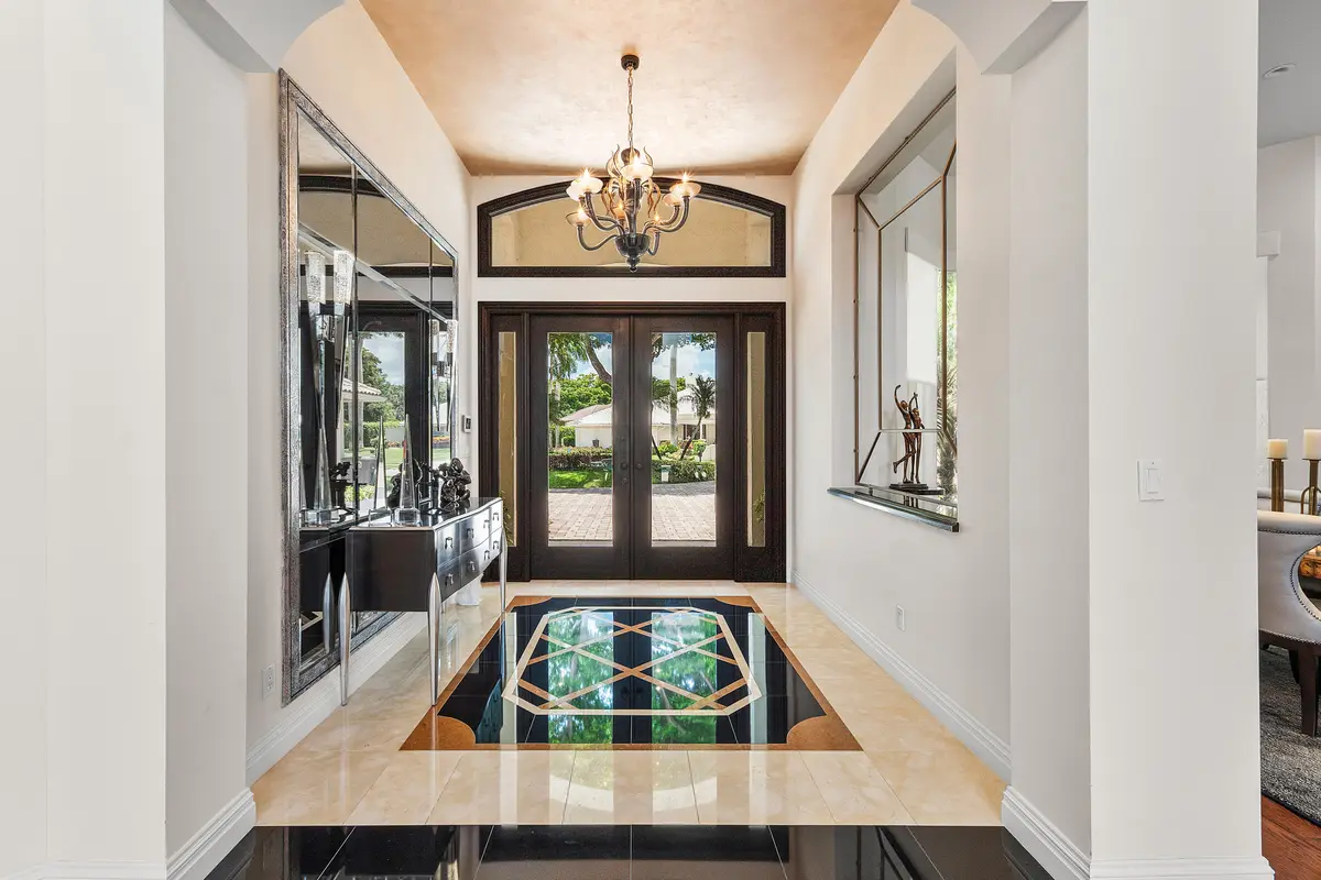 Entry at 17582 Bocaire Way, Boca Raton