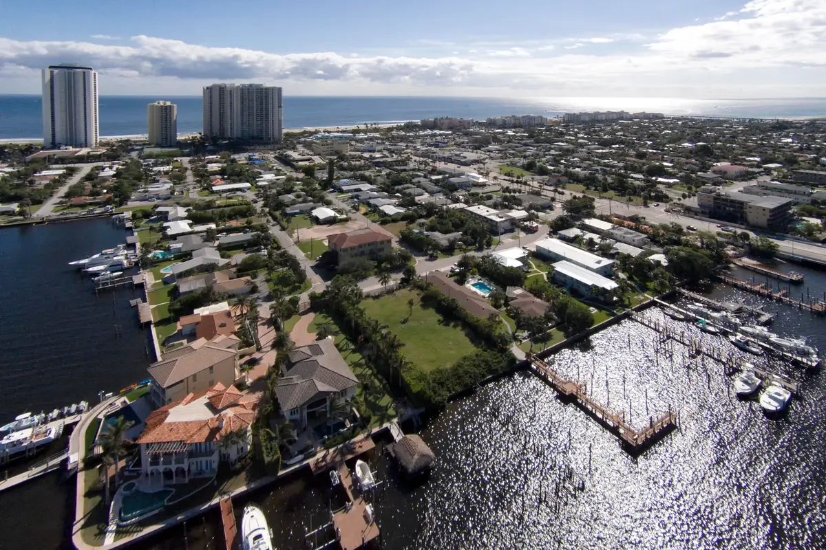2715 Lake Dr 1 SE view at 2715 Lake Drive, Riviera Beach
