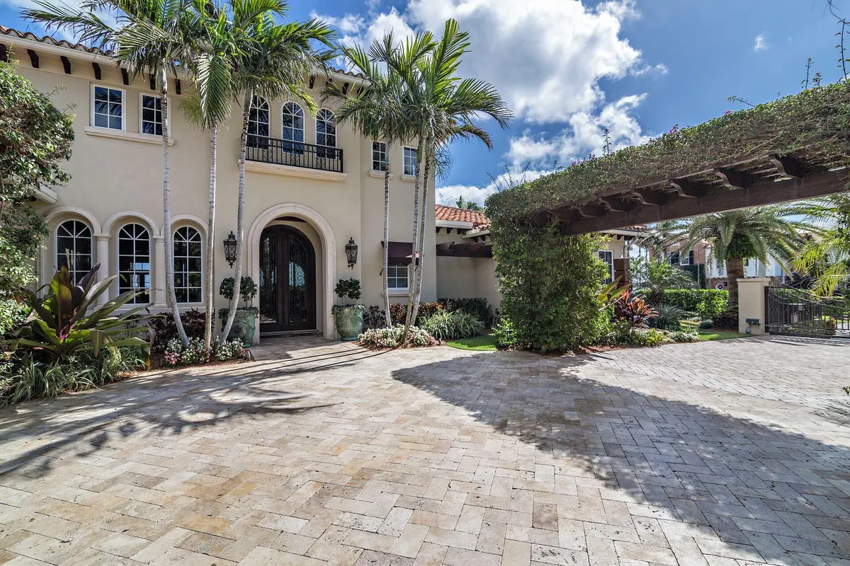 Front exterior at 3215 S Flagler Drive, West Palm Beach