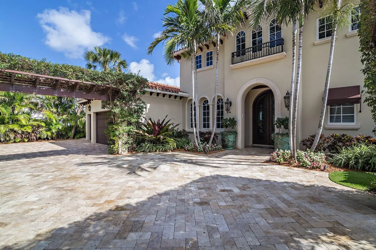 Front exterior at 3215 S Flagler Drive, West Palm Beach