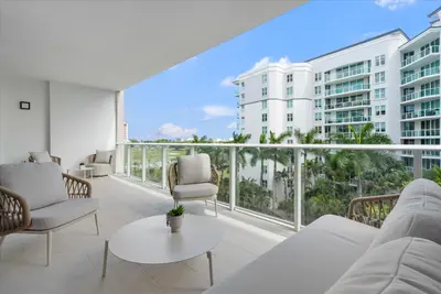 220 SE Mizner Boulevard 512, Boca Raton – sold