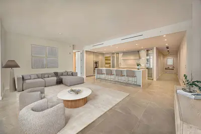 220 SE Mizner Boulevard 204, Boca Raton – sold