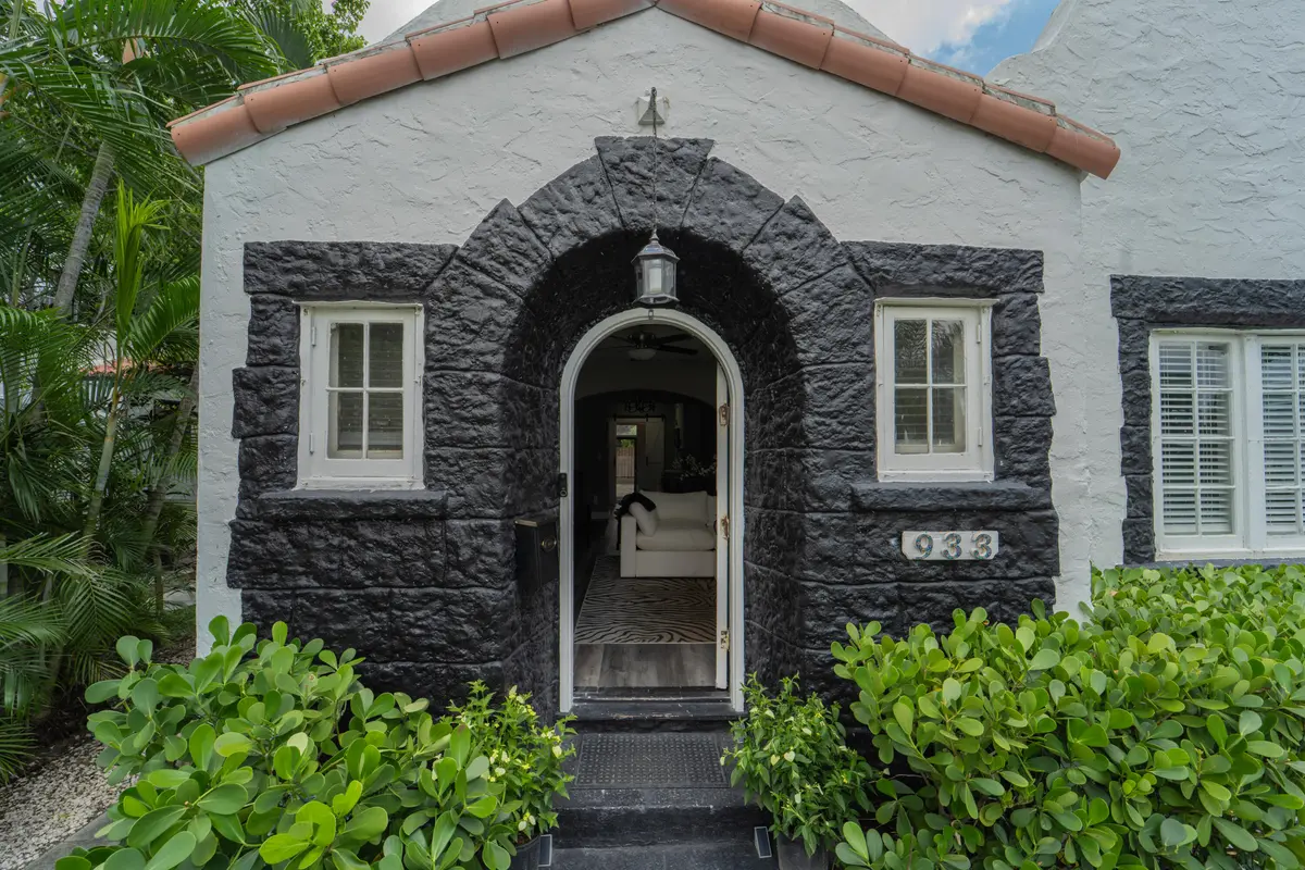 Front Entrance at 933 38th Street, West Palm Beach