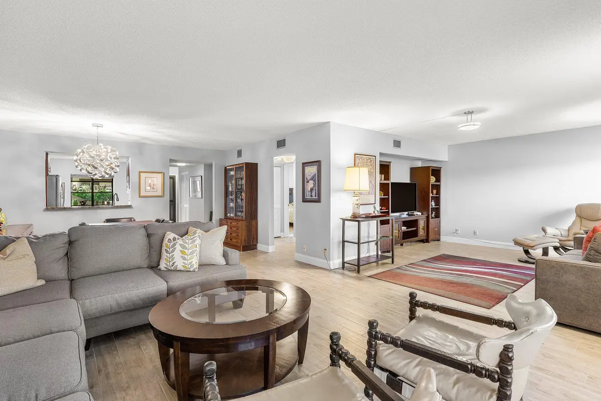 living dining at 5106 Oak Hill Lane 911, Delray Beach