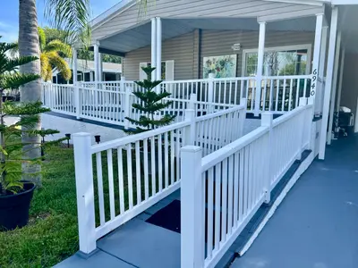 6940 NW 44th Avenue Lot E-07, Coconut Creek – Manufactured Home for sale