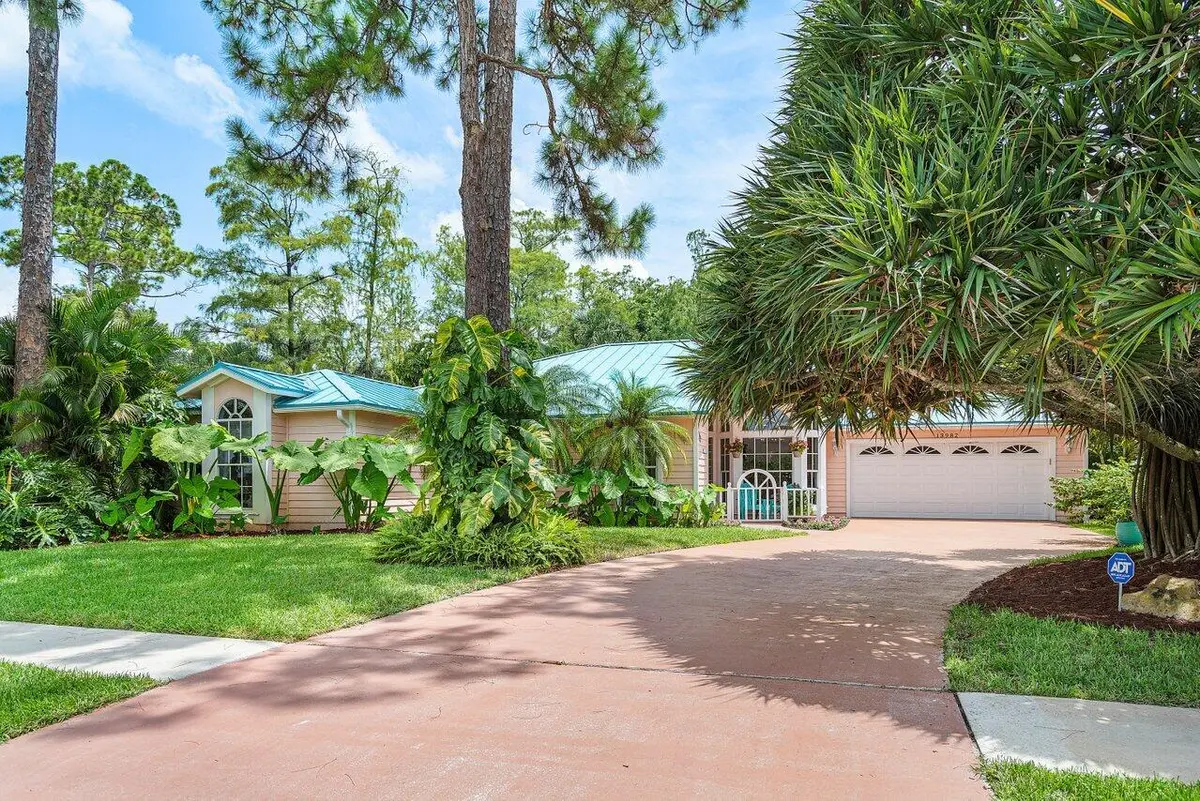 Front at 13982 Paddock Drive, Wellington