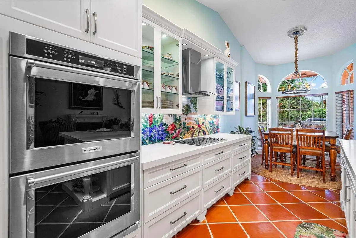 Kitch at 13982 Paddock Drive, Wellington