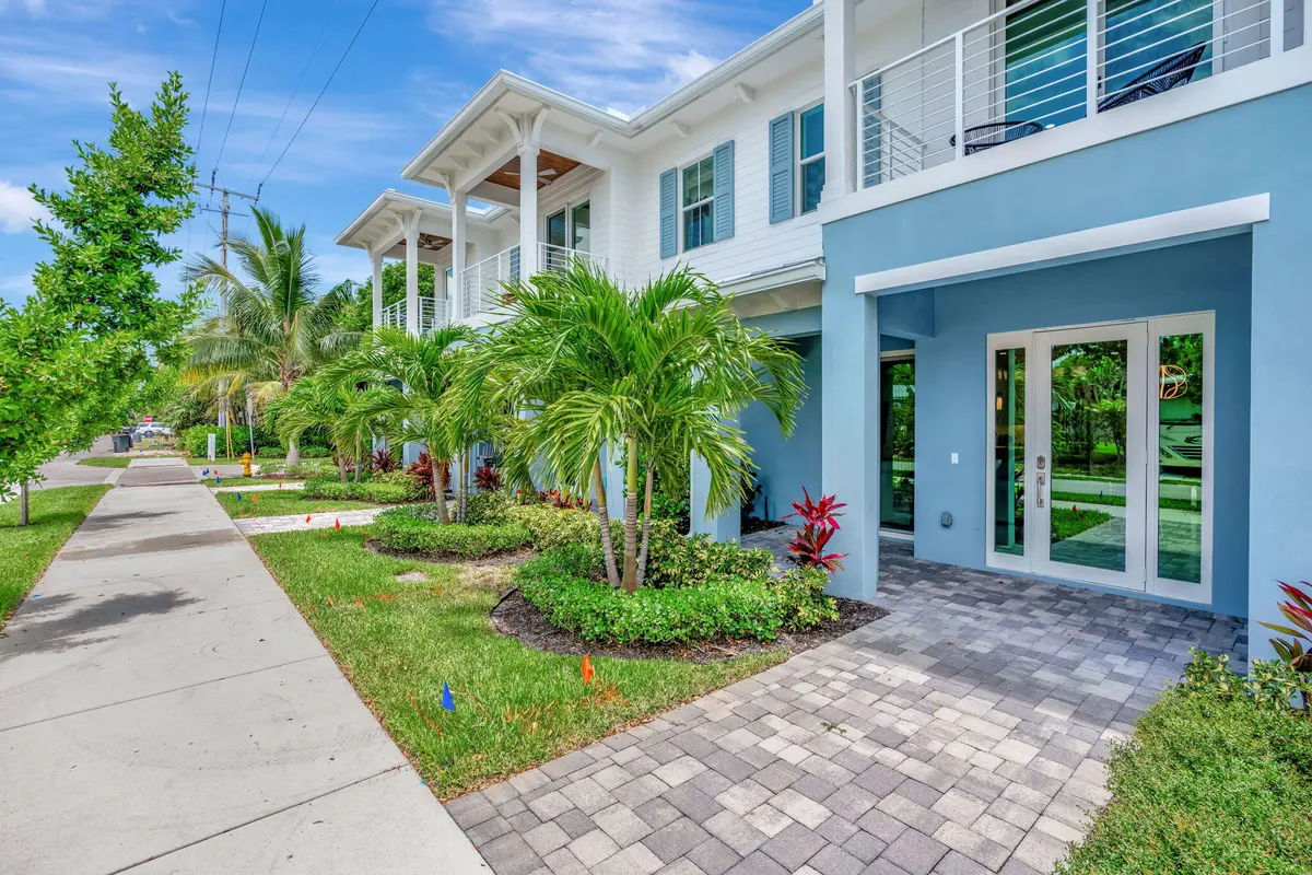 2-web-or-mls-_MLP0328 at 4695 SE Manatee Way, Stuart