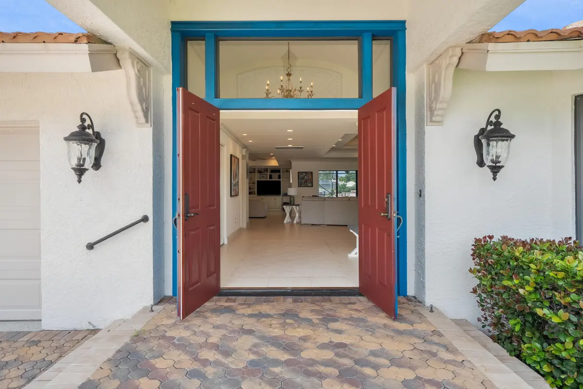 Entryway at 3422 SE Fairway, Stuart