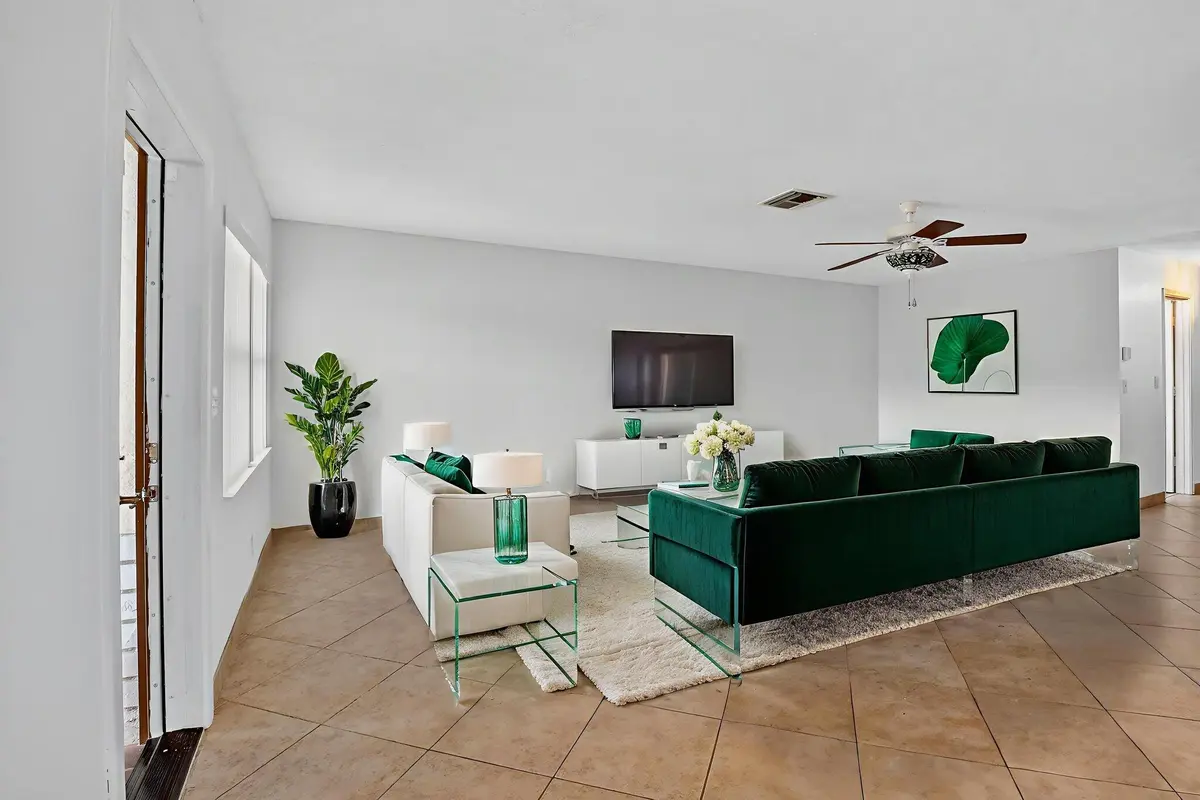6-web-or-mls-DSC_4446 virtually staged at 5775 Wanda Lane, Delray Beach