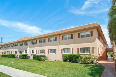 600 SW 2nd 2390 Avenue 2390, Boca Raton – Condominium for sale