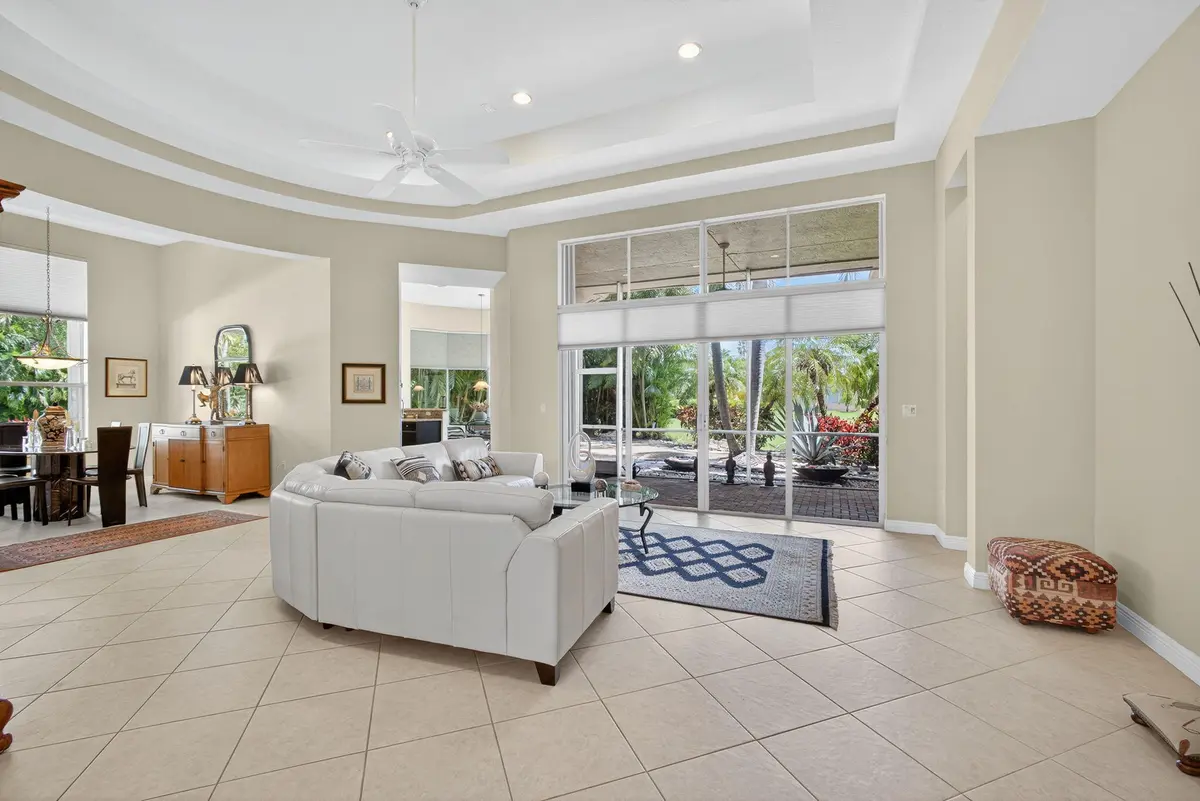 BRIGHT OPEN FLOOR PLAN at 9314 Via Classico, Wellington