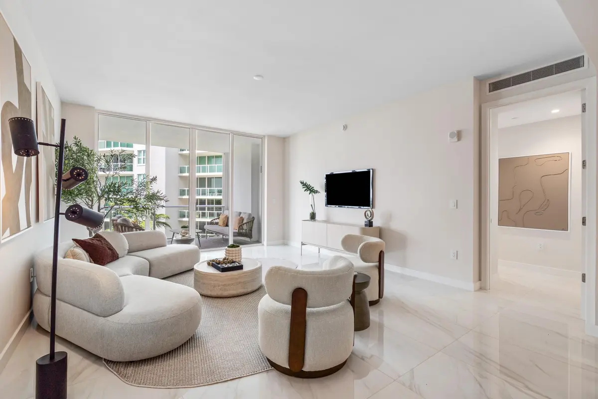 01-220 SE Mizner Blvd #611 Boca Raton, F at 220 SE Mizner Boulevard 611, Boca Raton