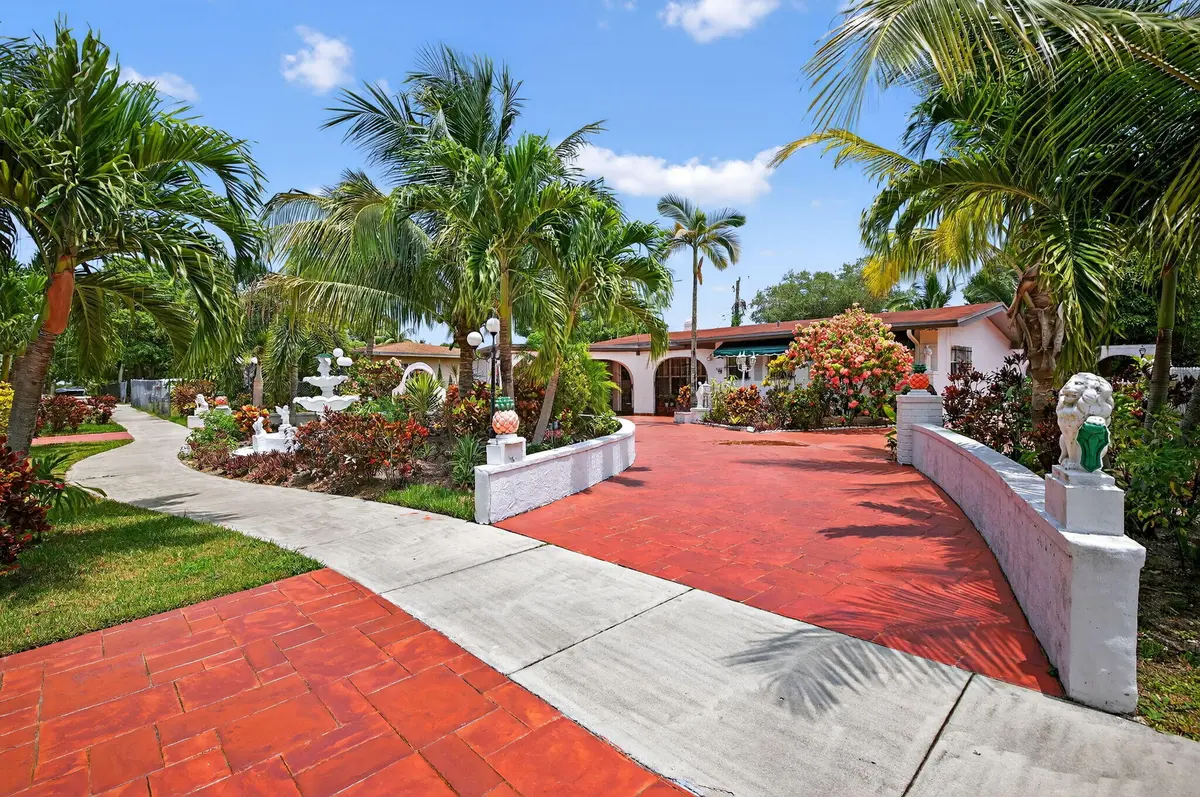 3-web-or-mls-699A2421 at 300 Florida Avenue, Fort Lauderdale