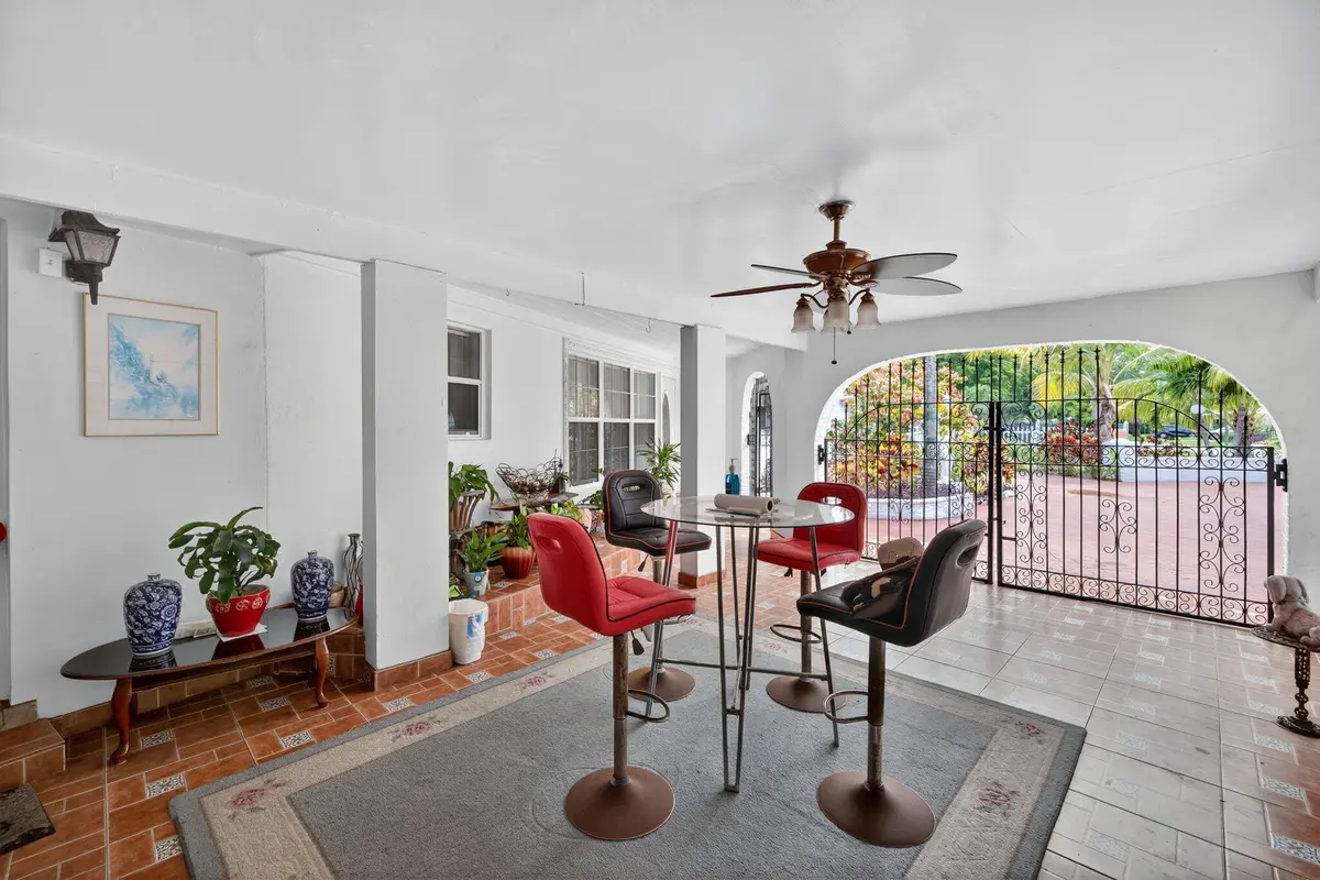 7-web-or-mls-699A2494 at 300 Florida Avenue, Fort Lauderdale