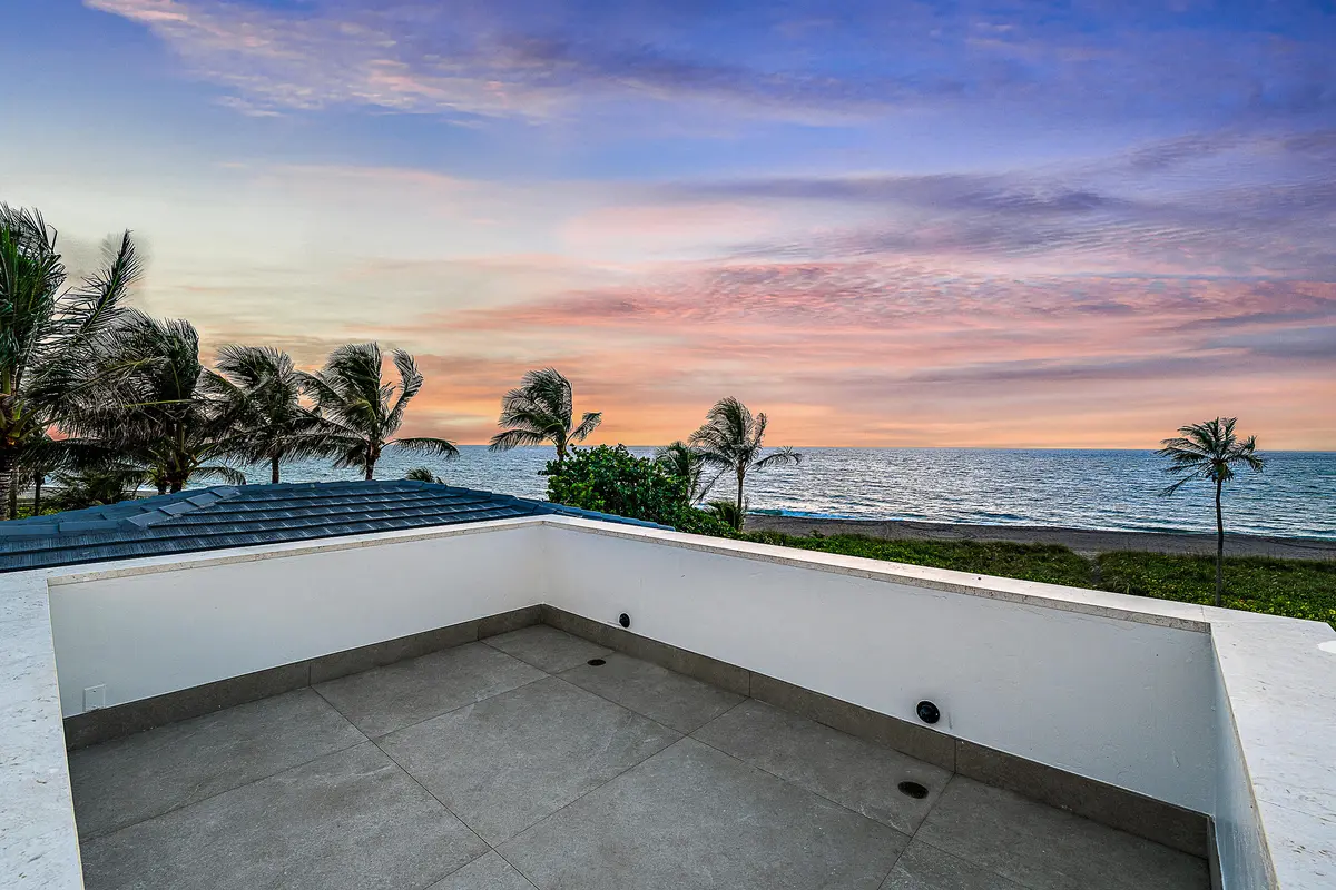 Rooftop Viewing Deck at 22 Ocean Drive, Jupiter Inlet Colony