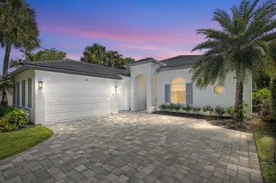 118 N Village Way, Jupiter – sold