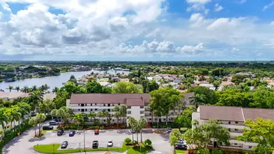 12524 Shoreline Drive 101, Wellington – Condominium for sale