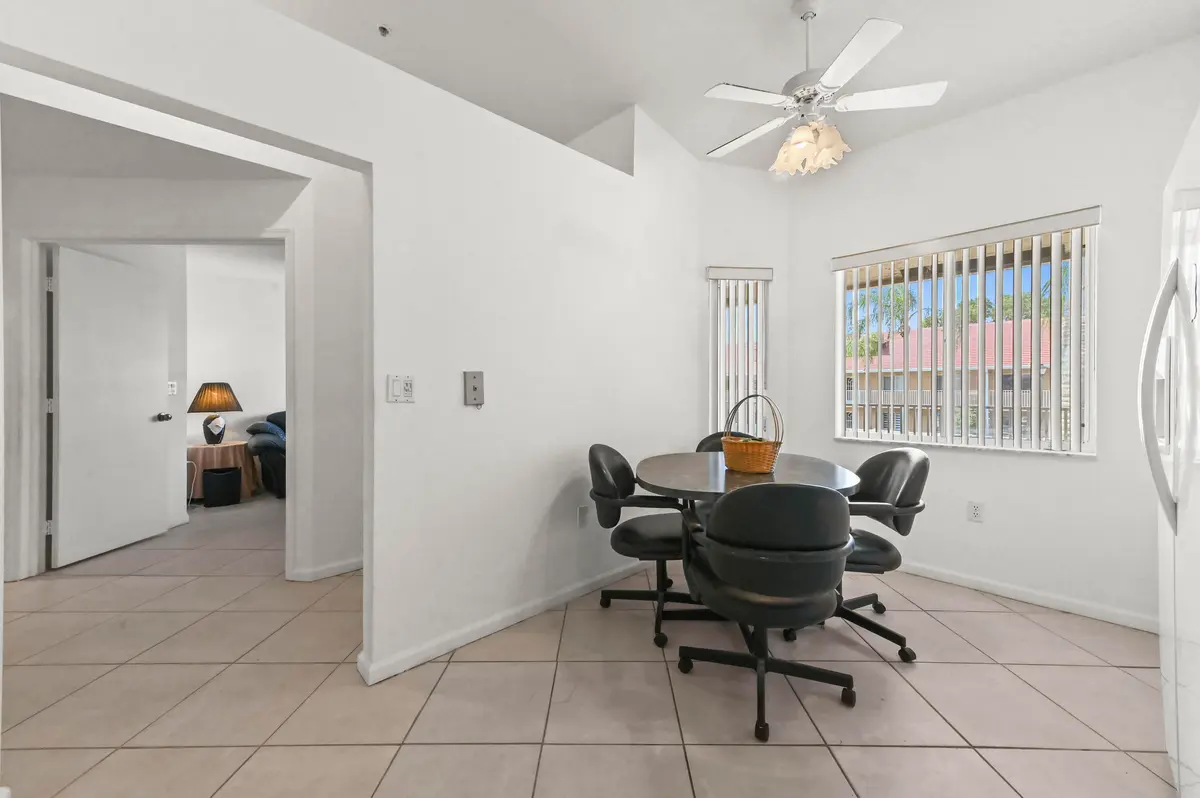 07 Kitchen 02 at 5952 Regal Glen Drive 207, Boynton Beach