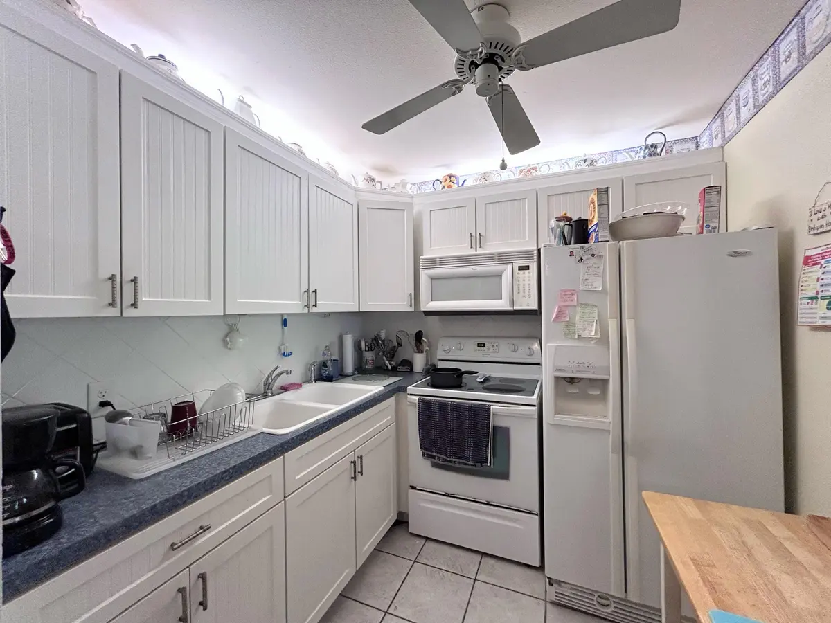 ABOVE CABINET LIGHTING at 340 Horizons W 203, Boynton Beach