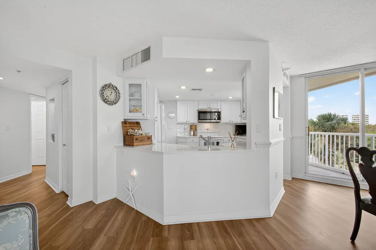 17-web-or-mls-5P1A8481 at 5051 North Highway A1a 4-6, Hutchinson Island