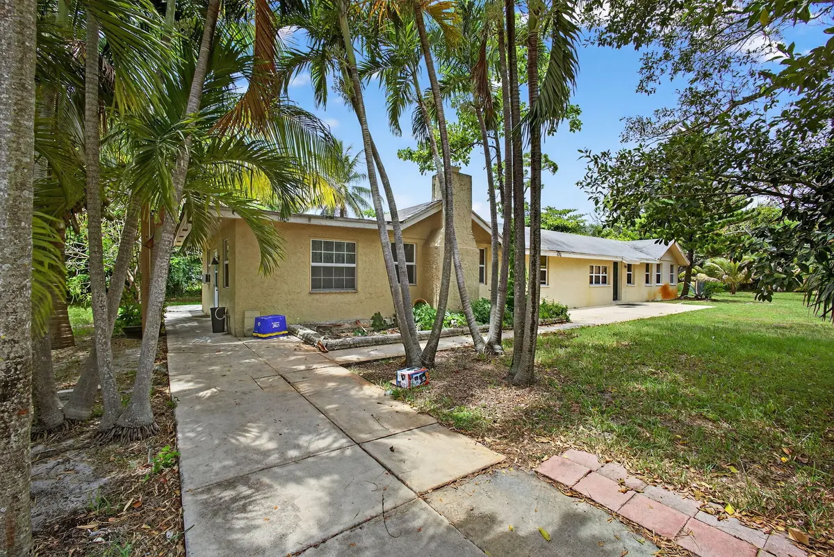 3-web-or-mls-003_BS1A0380 at 129 Fleming Avenue, Greenacres