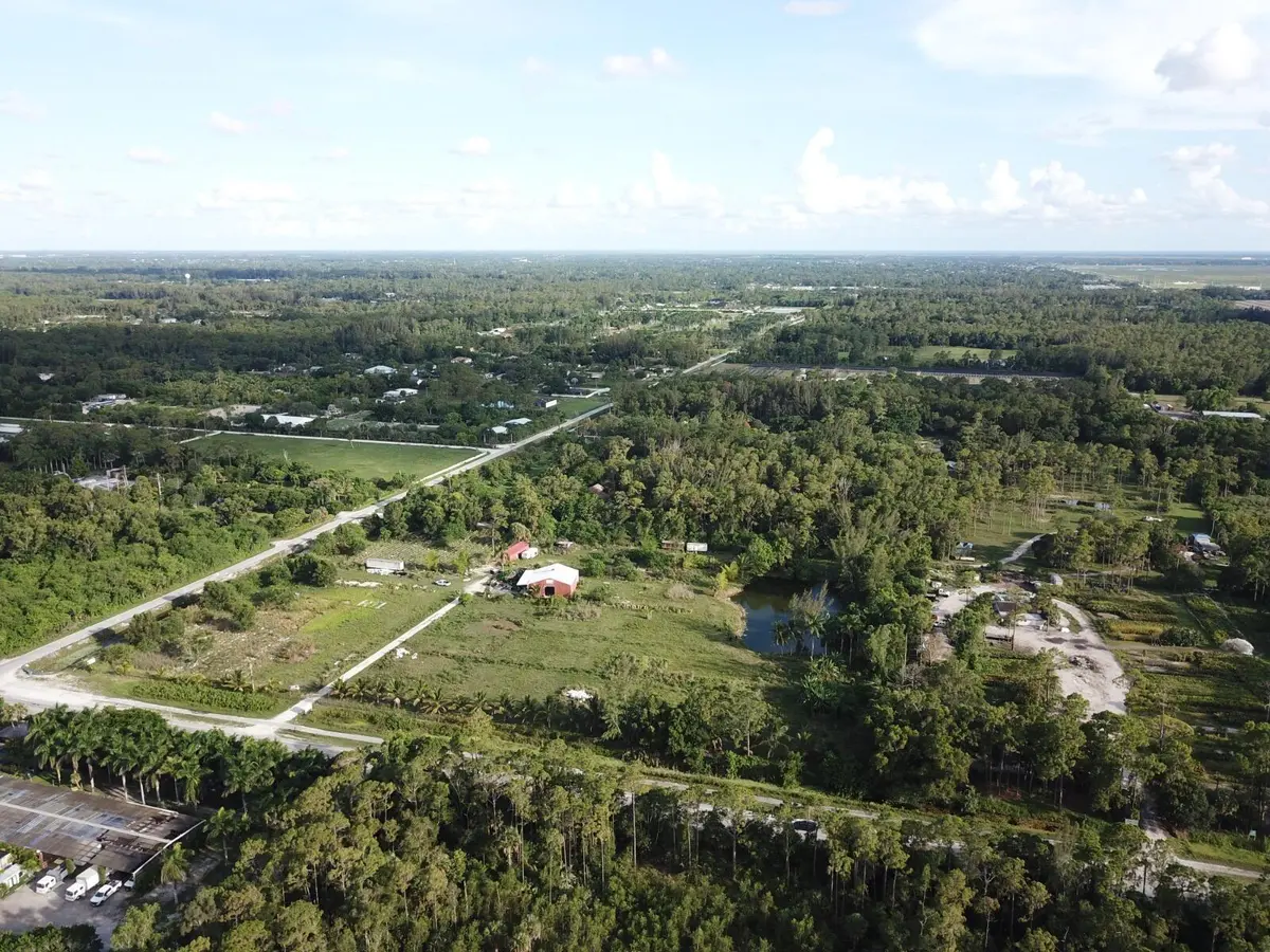 efe6389f-916a-41a3-854c-657faf21a401 at 15550 Okeechobee Boulevard, Loxahatchee Groves