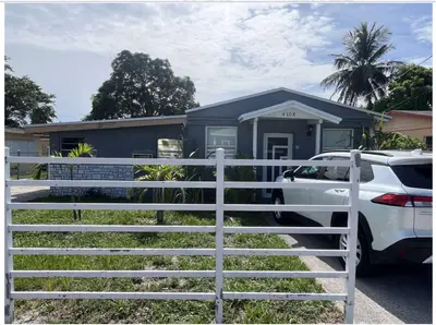 4108 Greenwood Avenue, West Palm Beach – Duplex for sale