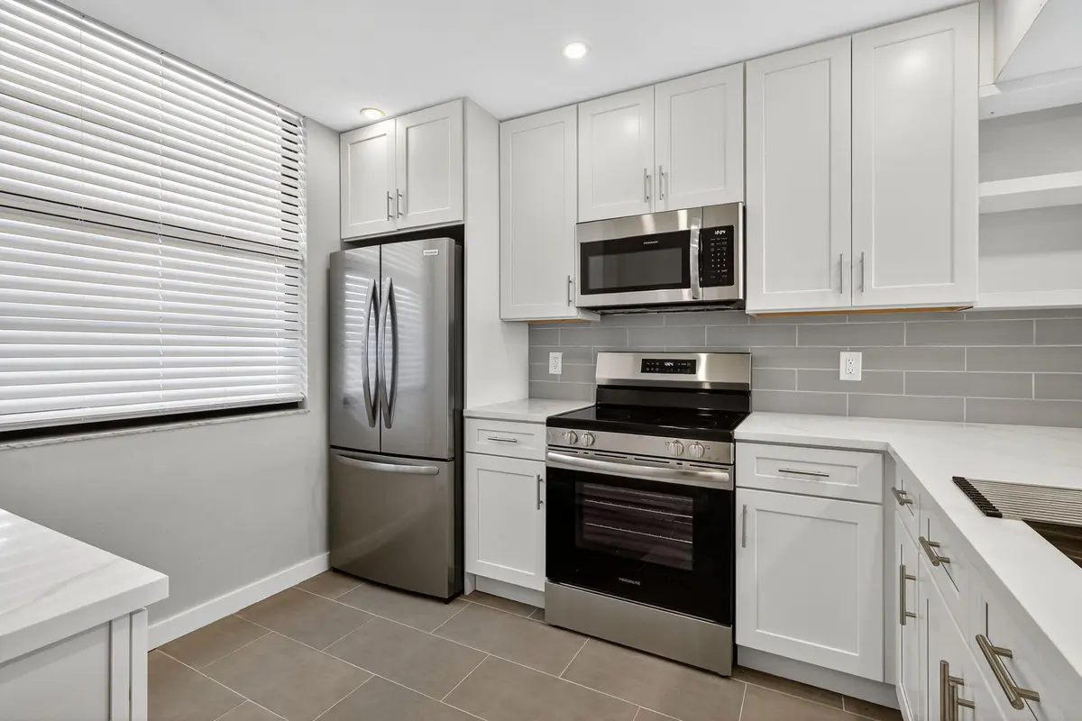 6-web-or-mls-023__82A7807 at 3710 Whitehall Drive 404, West Palm Beach