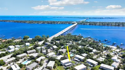 2950 SE Ocean Boulevard 6-3, Stuart – sold