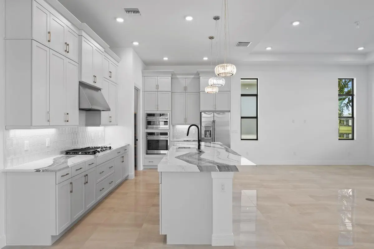 12_3F2A5573 at 5409 Hutchinson Way, Westlake