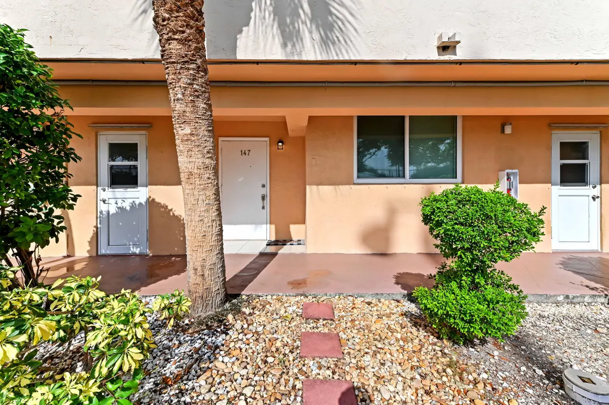 02 Front 02 at 4500 N Federal Highway 147f, Lighthouse Point