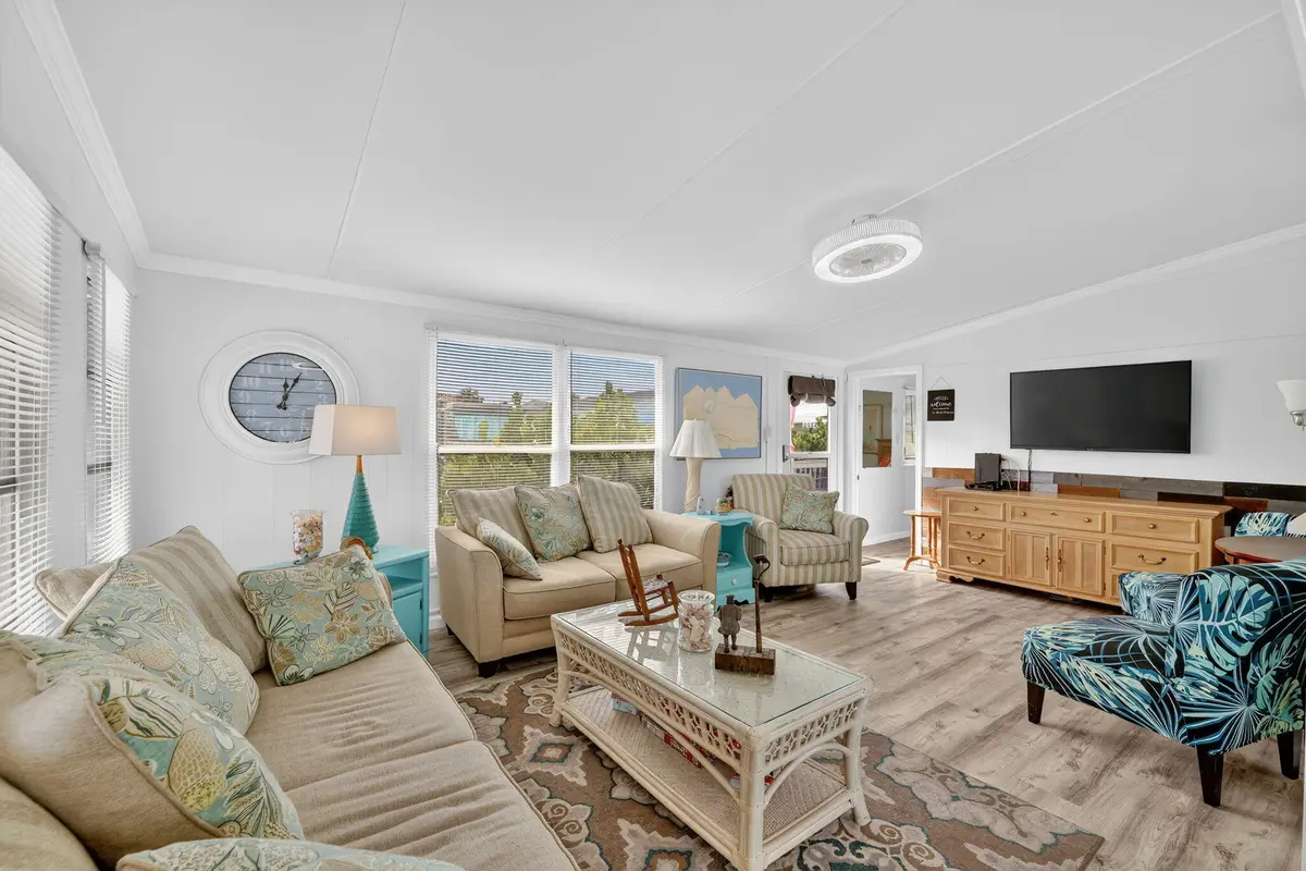 7-web-or-mls-007_3A5A1166 at 91 Nettles Boulevard, Jensen Beach