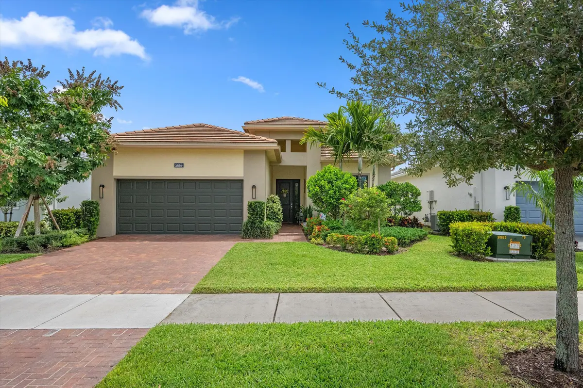 01-DSC_1448 at 5669 Saint Armands Way, Westlake