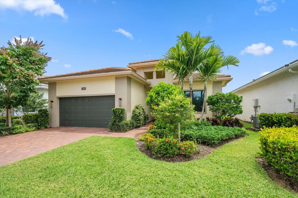02-DSC_1452 at 5669 Saint Armands Way, Westlake