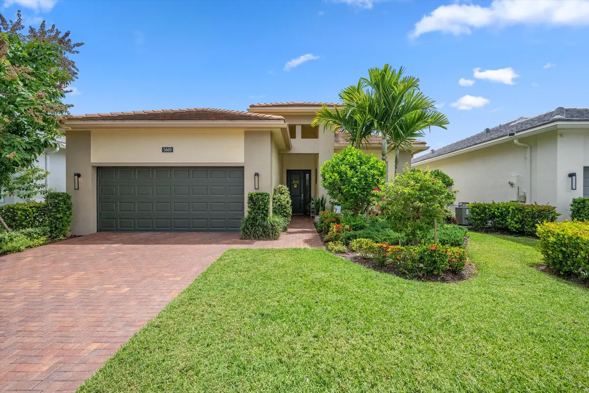 03-DSC_1445 at 5669 Saint Armands Way, Westlake