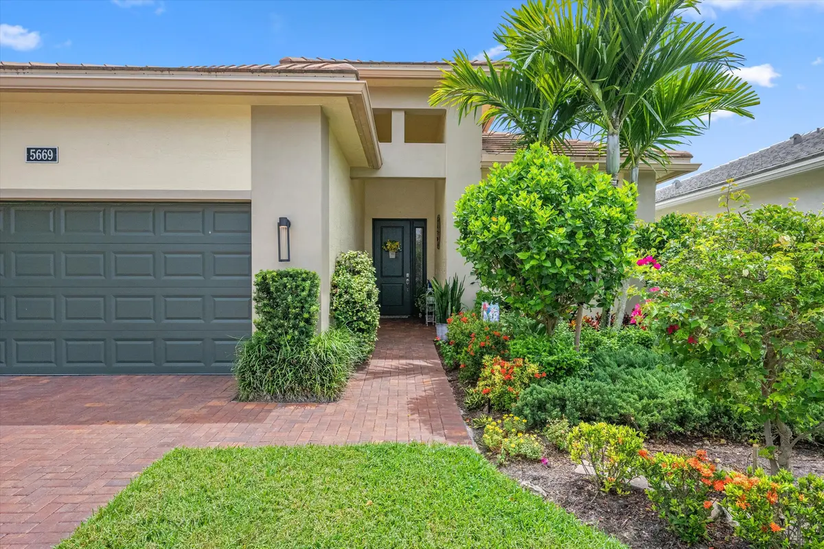 04-DSC_1442 at 5669 Saint Armands Way, Westlake