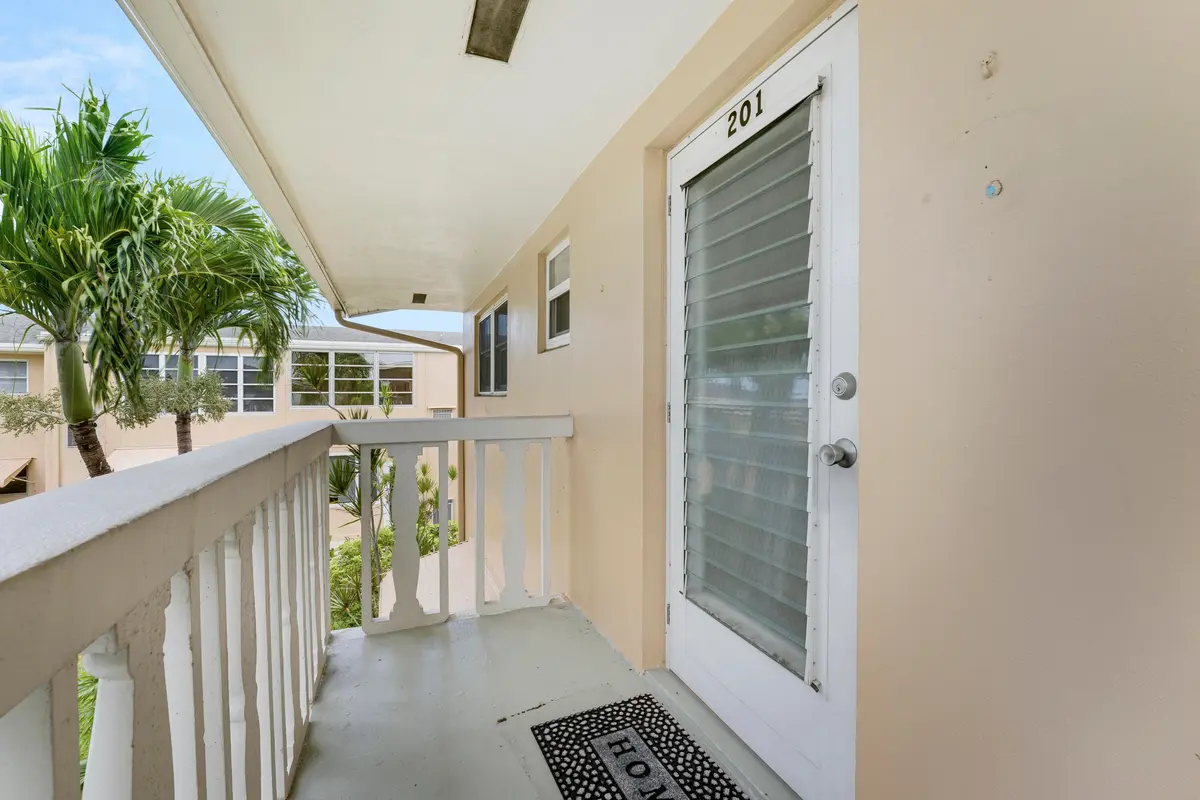 House-17 at 2132 NE 1st Way 201, Boynton Beach