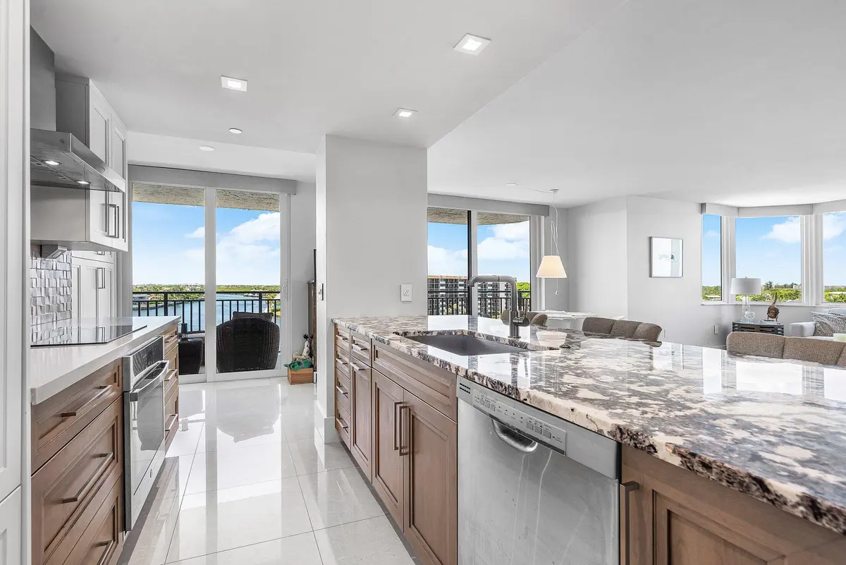 007-3912SouthOceanBoulevard-709-Highland at 3912 S Ocean Boulevard 709, Highland Beach