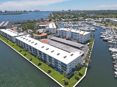 20 Yacht Club Drive 403, North Palm Beach – Condominium for sale