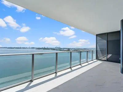 700 NE 24th Street 3002, Miami – Condominium for sale