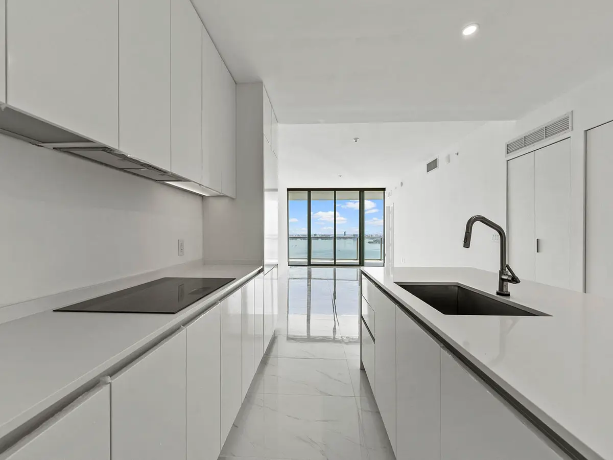 DSC09255 at 700 NE 24th Street 3002, Miami