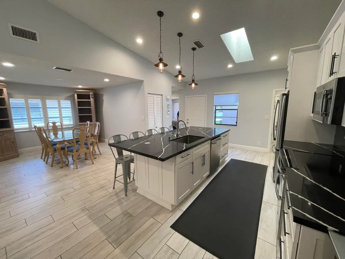 Kitchen picture 6 at 6157 Sunny Pointe Circle, Delray Beach