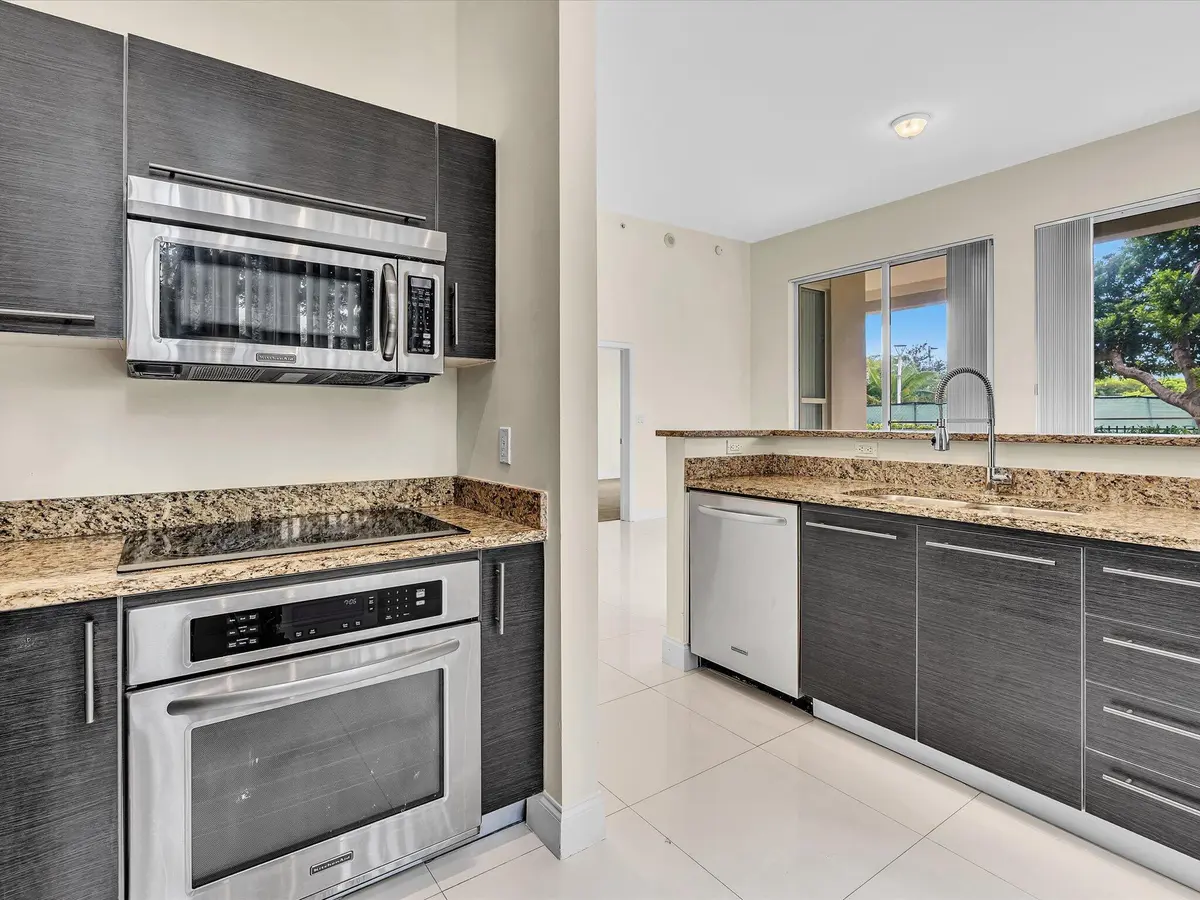23-FPP00686 at 550 Okeechobee Boulevard 122, West Palm Beach