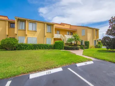 5373 SE Miles Grant Road 208, Stuart – Condominium for sale