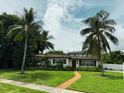 300 NE 7th Street, Boca Raton – leased