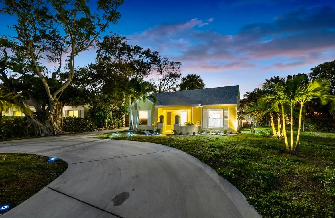 BCE9D239-436B-40BF-A202-68E697A9E2D3 at 727 S Lake Drive, Lantana