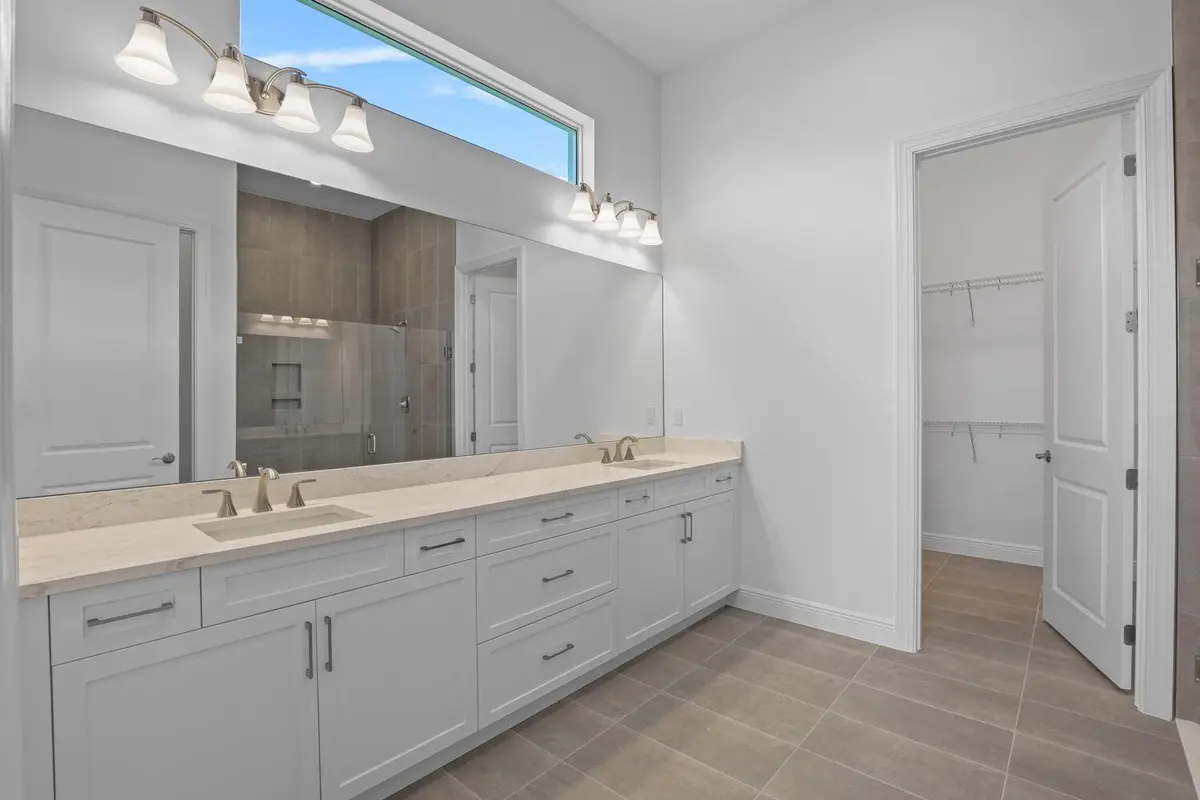 Owner's Bath at 5385 Hutchinson Way, The Acreage