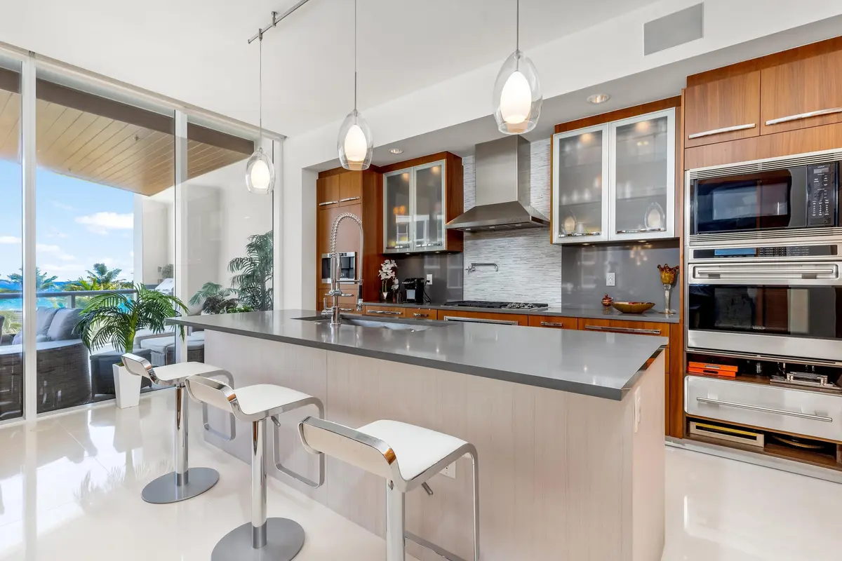 Kitchen Island at 1000 S Ocean Boulevard 308, Boca Raton