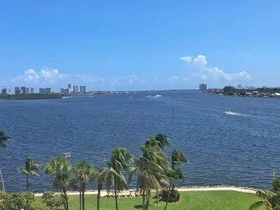 115 Lakeshore Drive 746, North Palm Beach – Condominium for sale